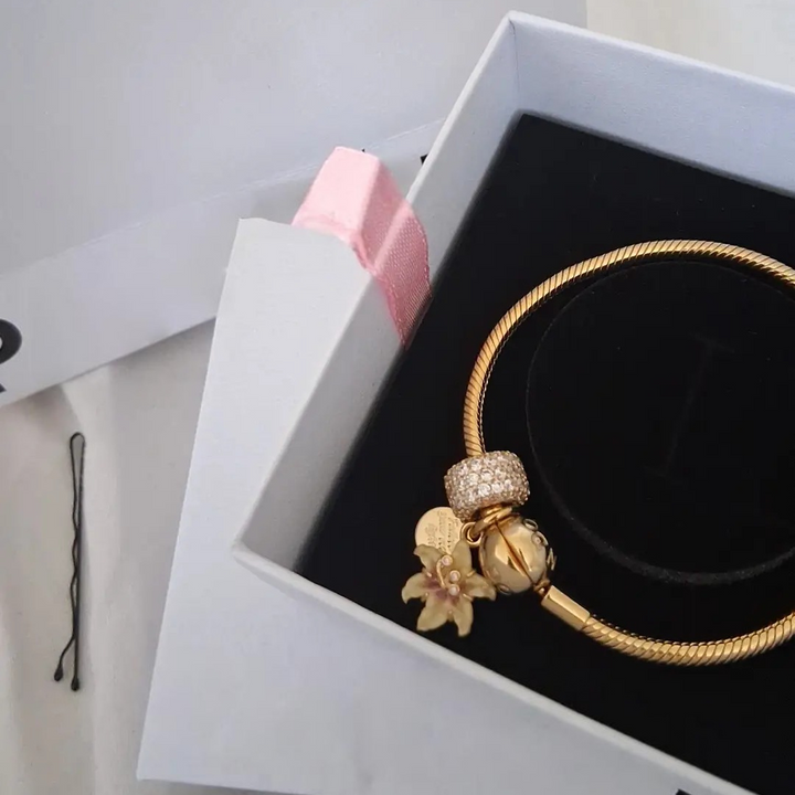 Gold Floral Zircon Pendant Necklace