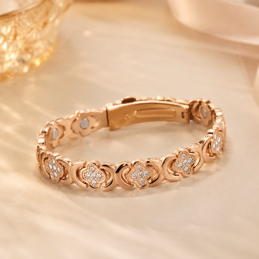 Four-Leaf Clover Zircon Bracelet