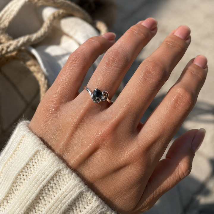 Black Heart Wave Ring