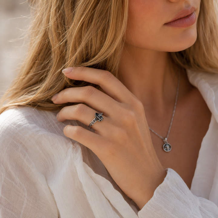 Vintage Teardrop Engraved Ring
