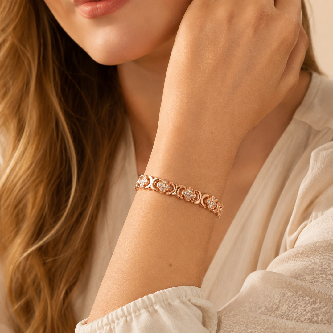 Four-Leaf Clover Zircon Bracelet