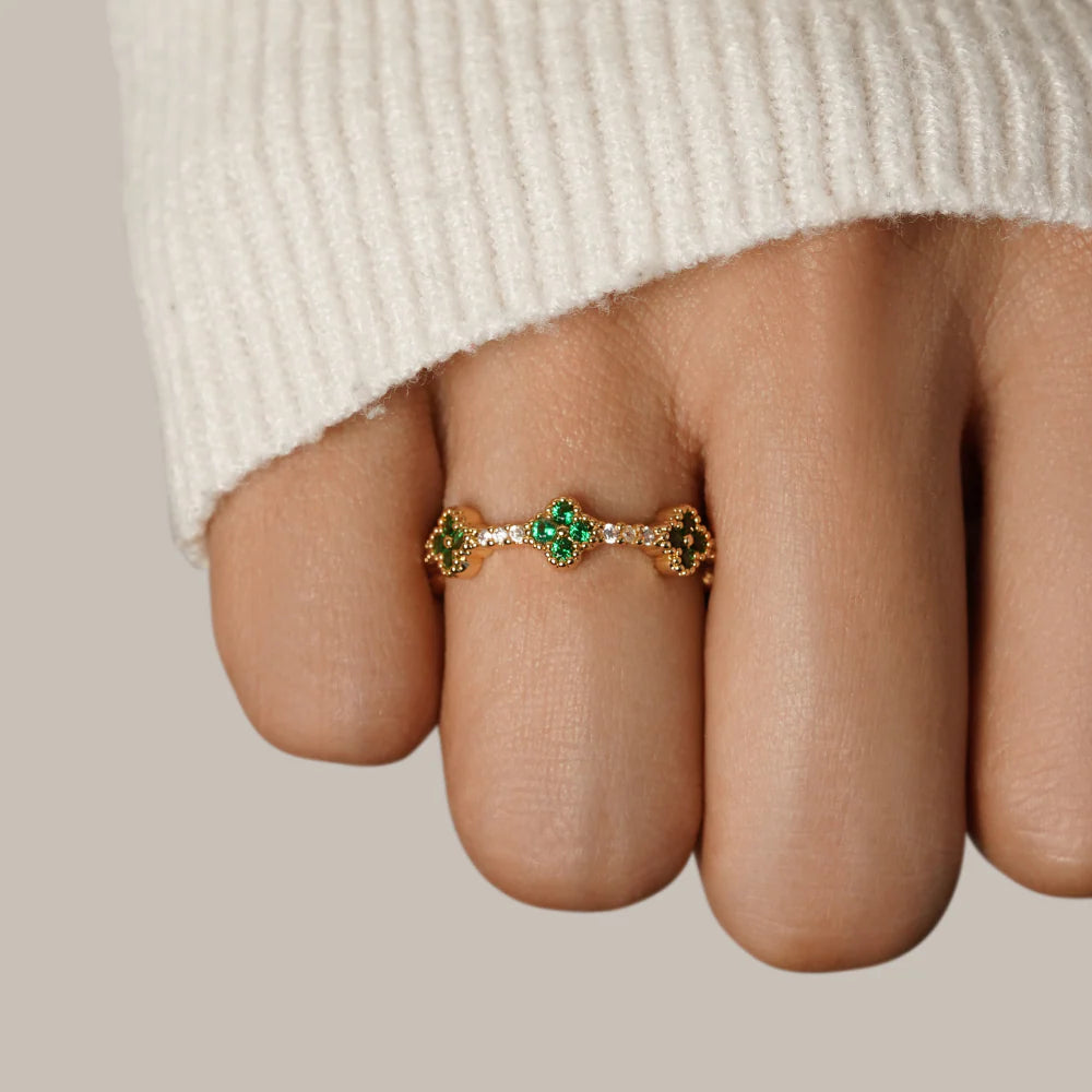 Emerald Clover Vine Ring