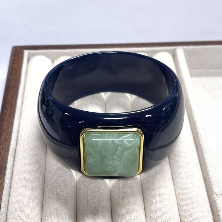 Retro Resin Bangle