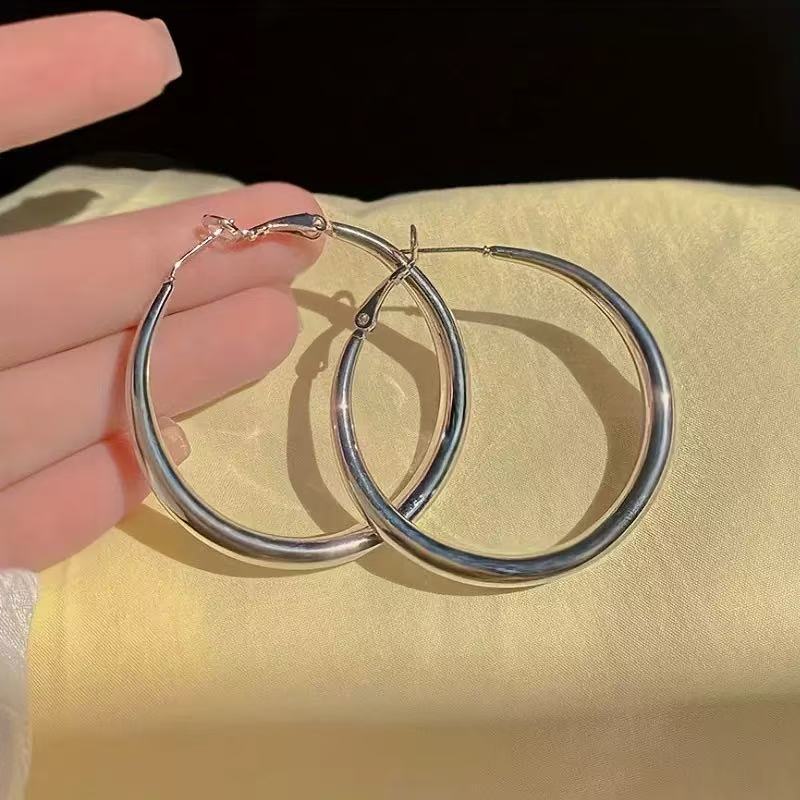 Minimal Gold Hoop Earrings