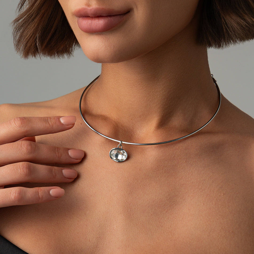Oval Pendant Collar Necklace