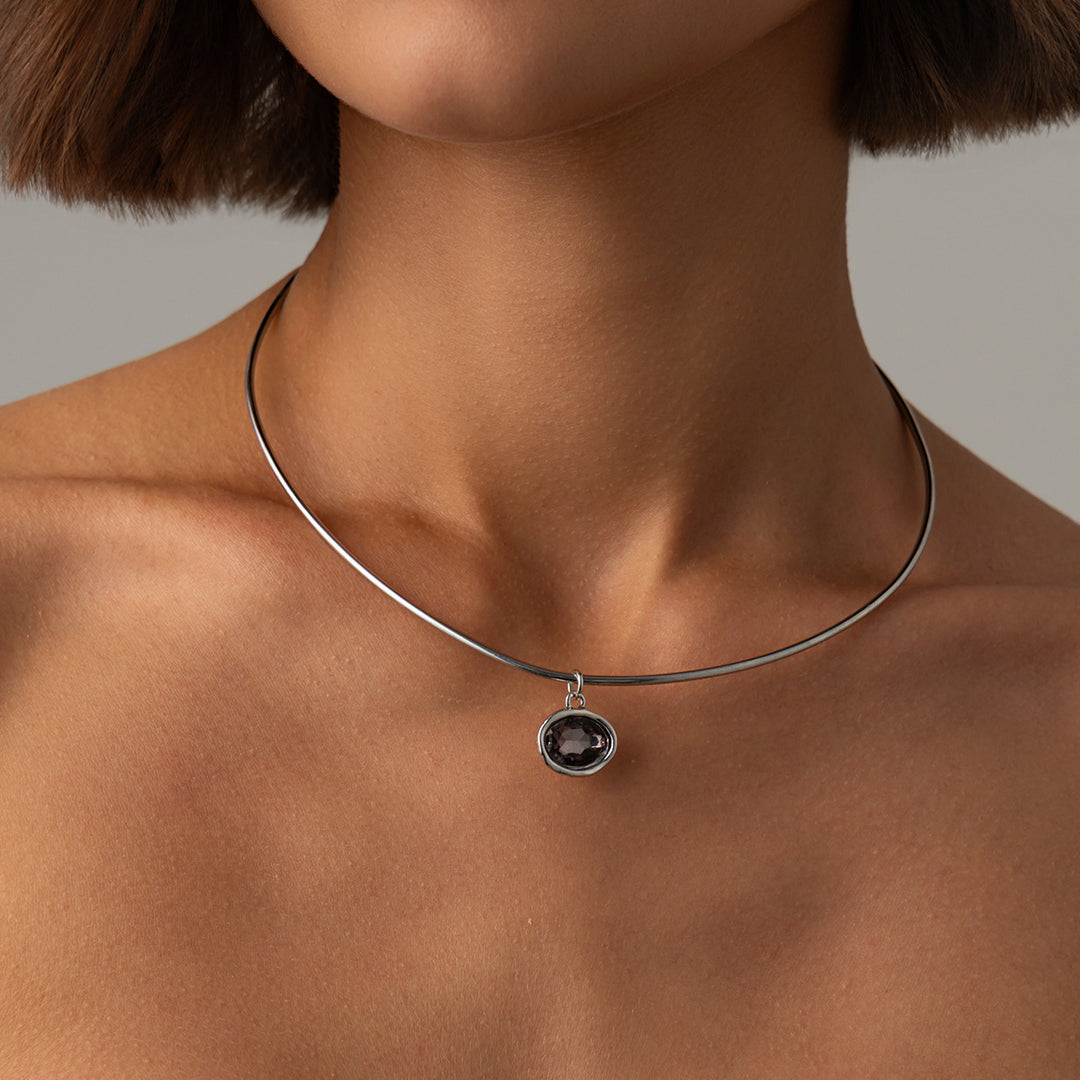 Oval Pendant Collar Necklace