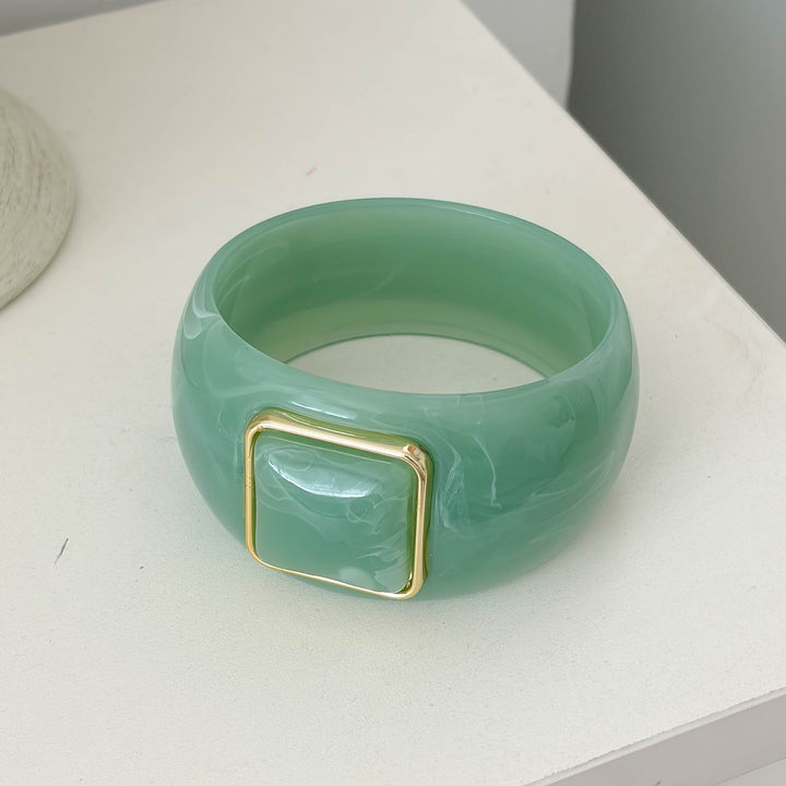 Retro Resin Bangle