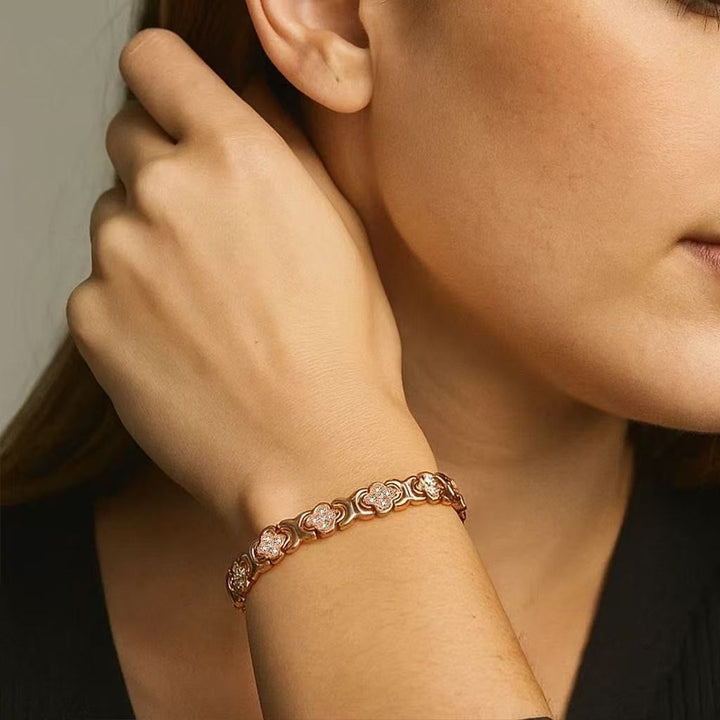 Four-Leaf Clover Zircon Bracelet