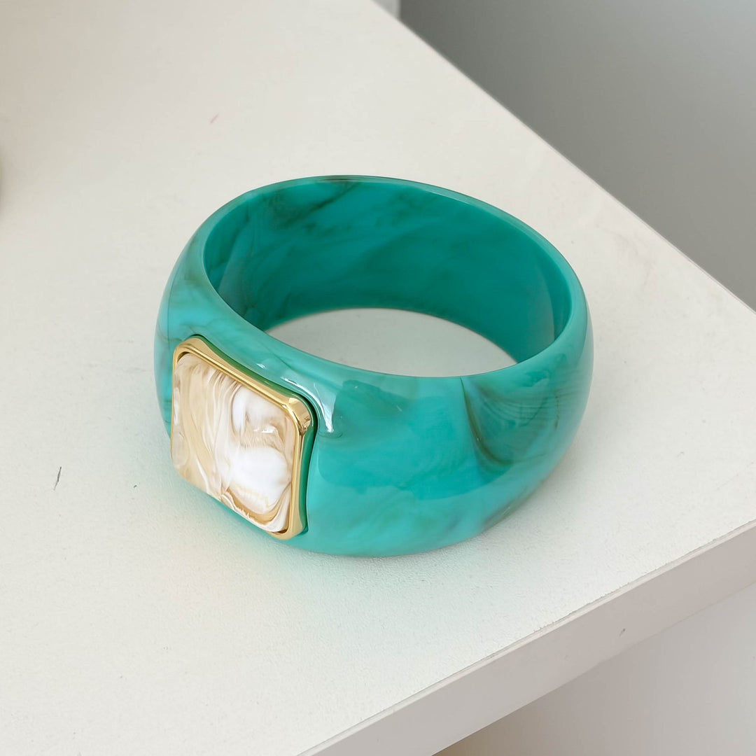Retro Resin Bangle