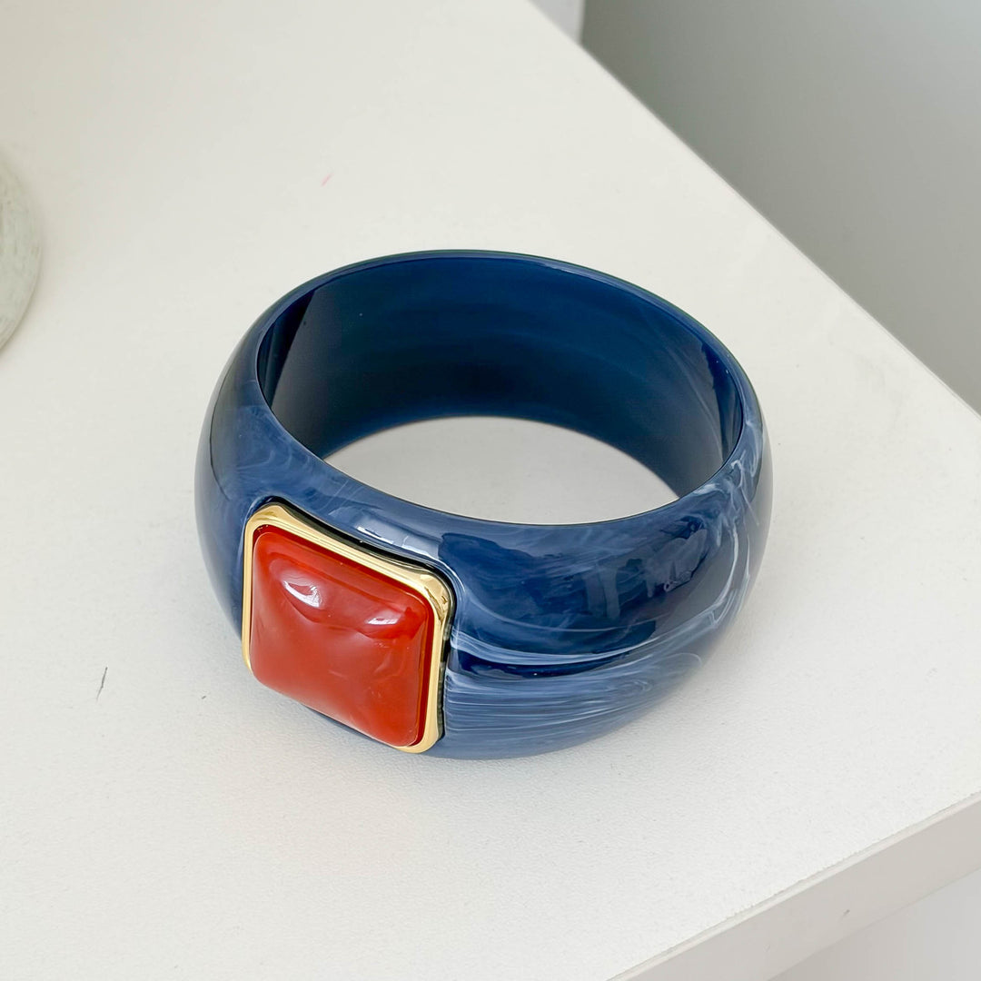 Retro Resin Bangle