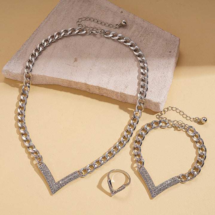 Vera V-Shaped Jewelry Set