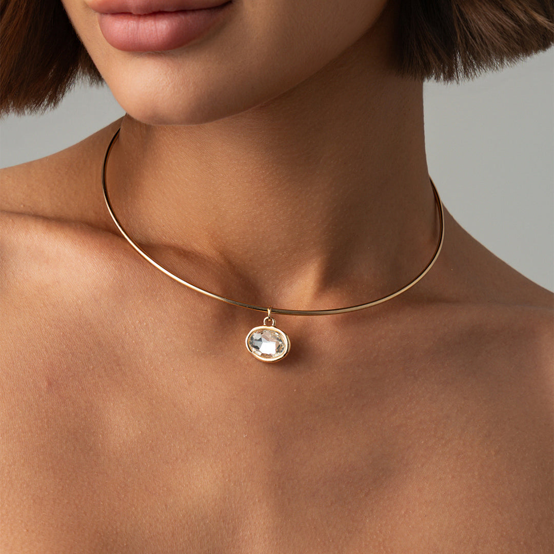 Oval Pendant Collar Necklace