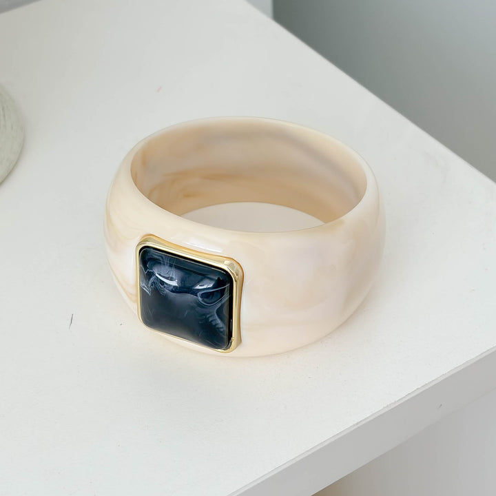 Retro Resin Bangle