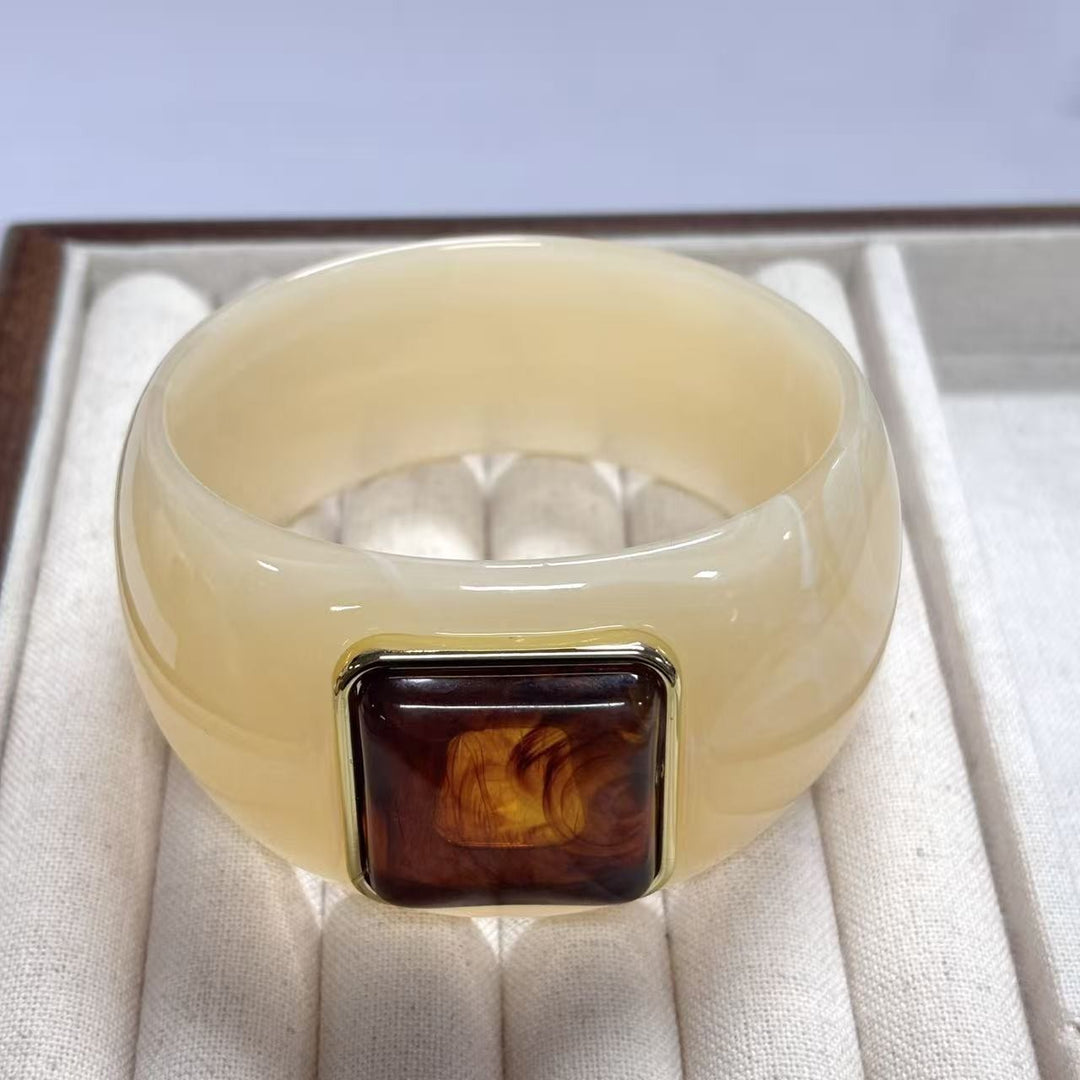 Retro Resin Bangle