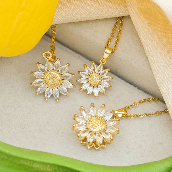 Cubic Zirconia Daisy Necklace