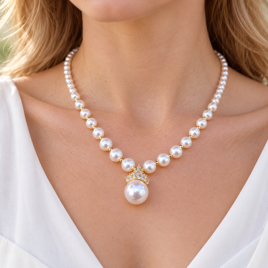 Elegant Teardrop Charm Necklace
