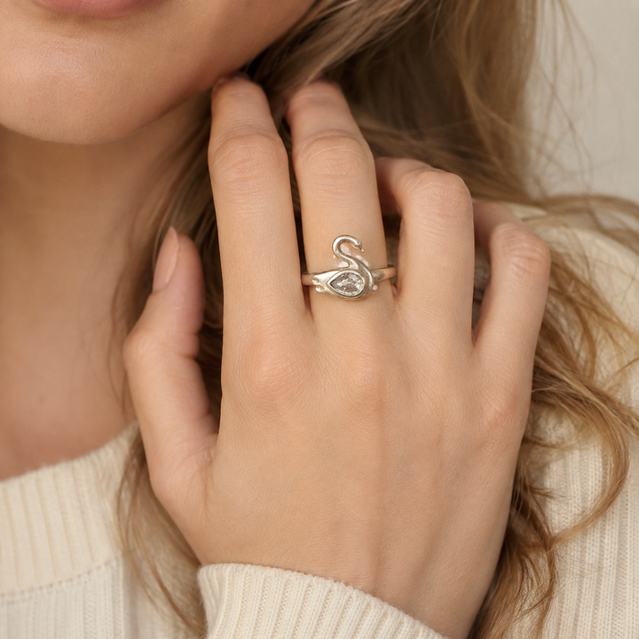 Vintage Swan Crystal Ring