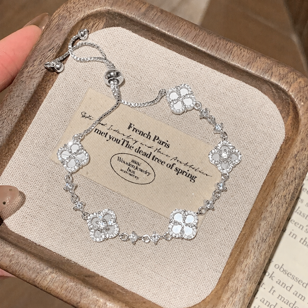 Lucky Clover Zircon Bracelet