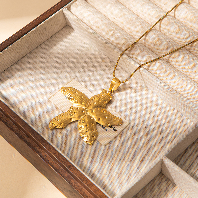 Modern Muse Necklace