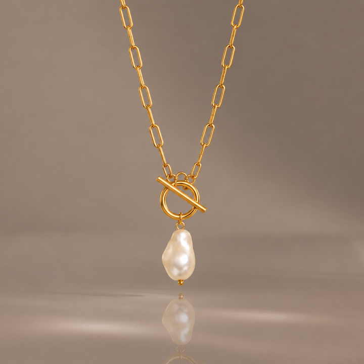 Minimal Pearl Pendant Necklace