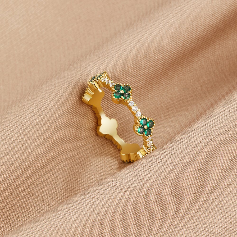 Emerald Clover Vine Ring