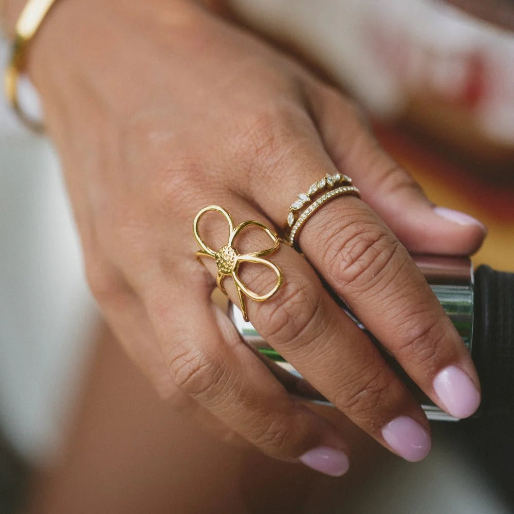 Golden Daisy Ring