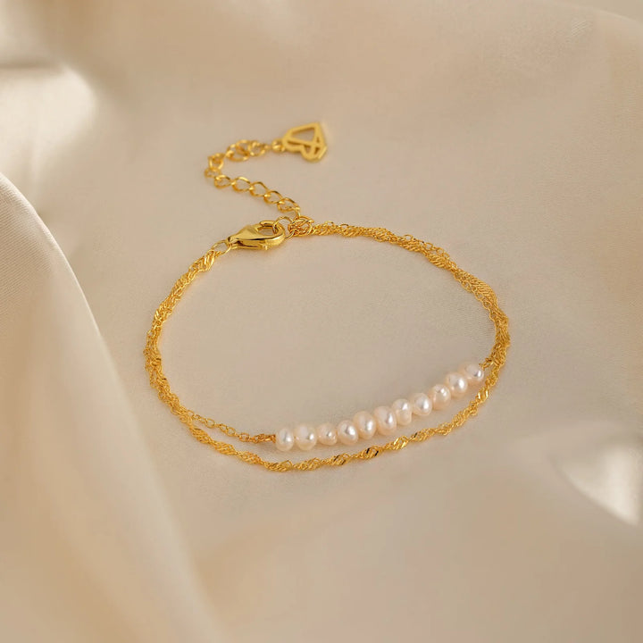 Pearl Layer Minimal Bracelet